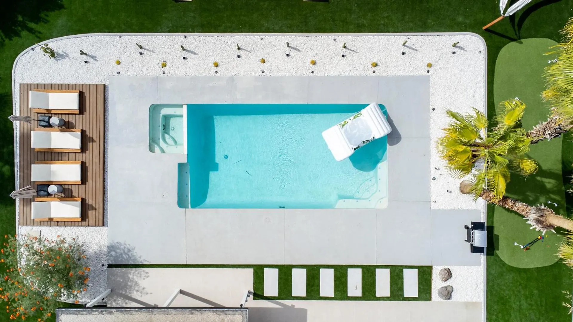 Balinese Oasis By Rather Be Properties Palm Springs 0*,